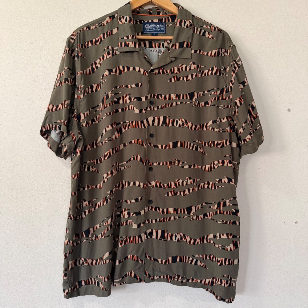 American Rag Mens XL Short Sleeve Button Down Shirt Olive Tiger Stripe Rayon